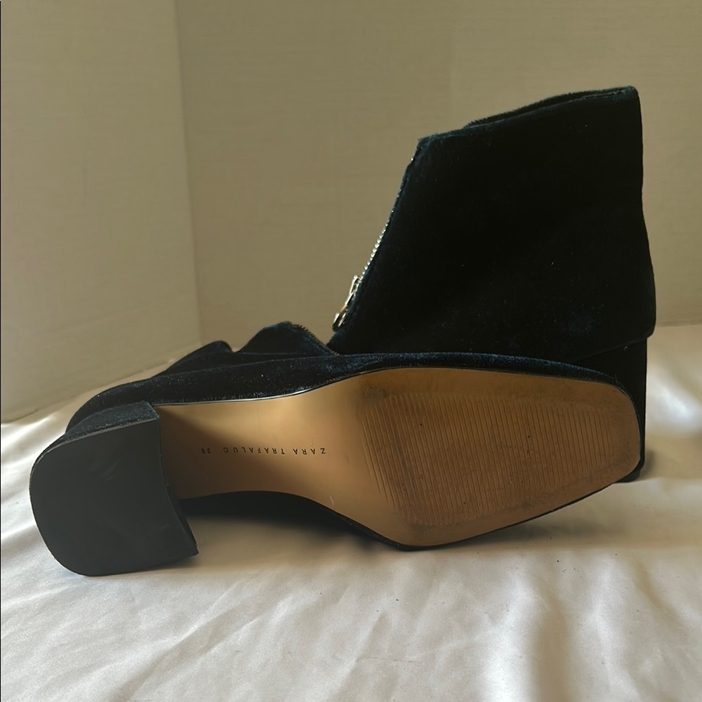 Zara Trafaluc Black Velvet Zip Front Block Heel Ankle Boots Size 36 - Picture 6 of 7